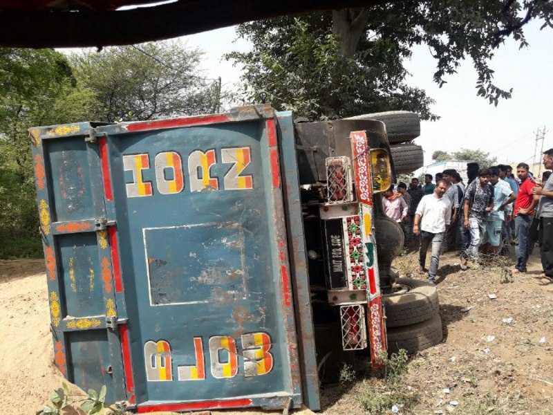 1 death and 2 injured road accident in hoshangabad