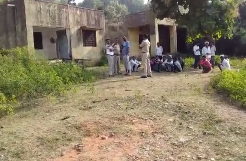 panther attacks 10 years old girl in Pratapgarh