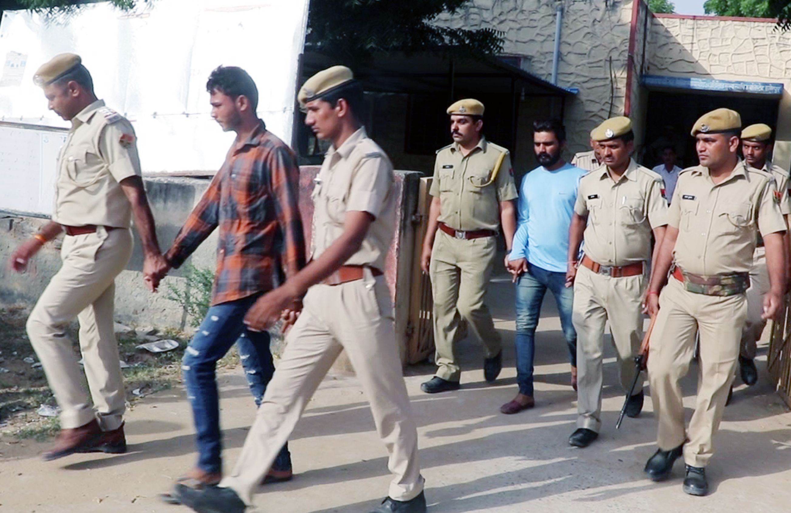 rajasthan police with accused