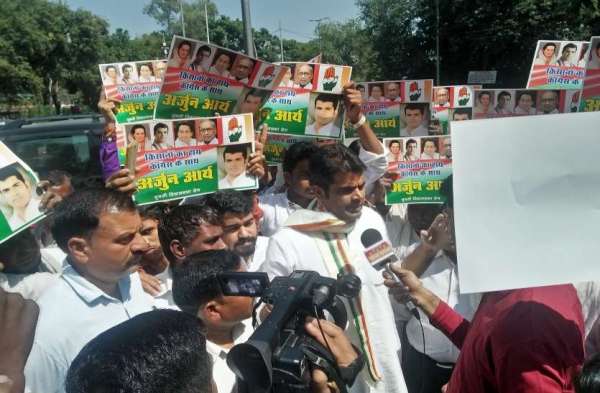 Arjun singh joins Congress party