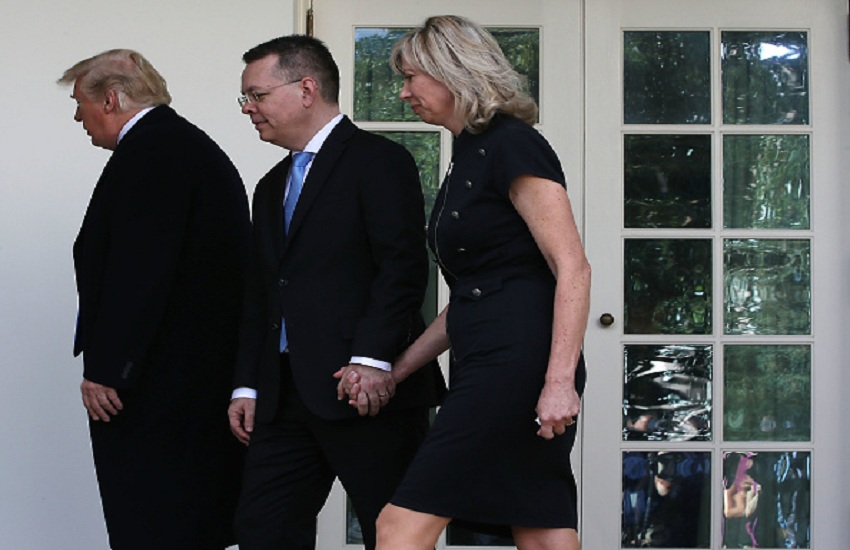 वीडियोः पादरी एंड्रयू ब्रूनसन से डोनाल्ड ट्रंप ने की मुलाकात