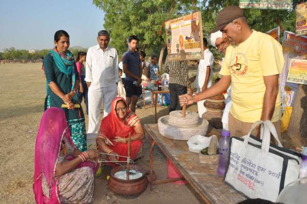 Patrika Hamrah 2018 : People doing yoga with music