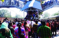 आरक्षित कोच बना जनरल, ट्रेनों की धीमी चाल व लेटलतीफी से यात्री हो रहे परेशान, ये है वजह...