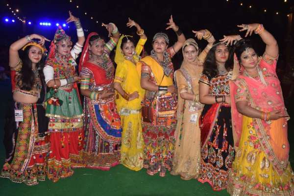 महारास के पहले दिन युवाओं में रहा उत्साह, देखें इन तस्वीरों में