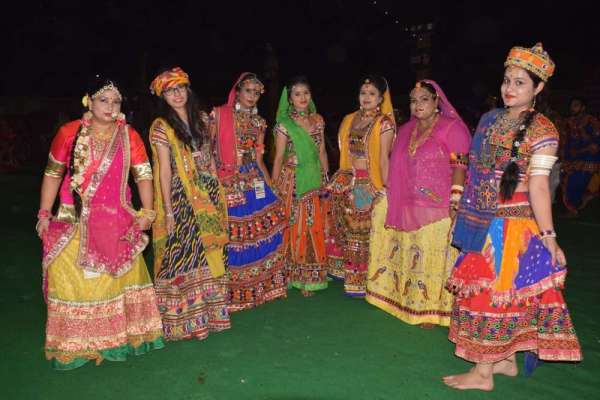 महारास के पहले दिन युवाओं में रहा उत्साह, देखें इन तस्वीरों में