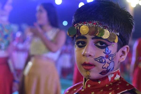 शाही अंदाज में दिखें गरबा प्रतिभागी, देखें इन तस्वीरों में