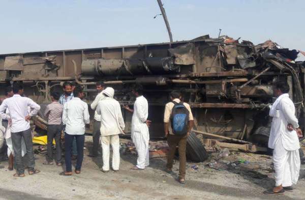two-injured-in-container-truck-collision
