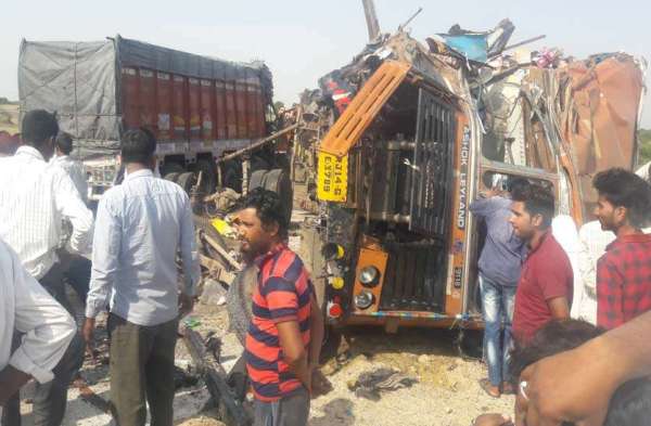 two-injured-in-container-truck-collision