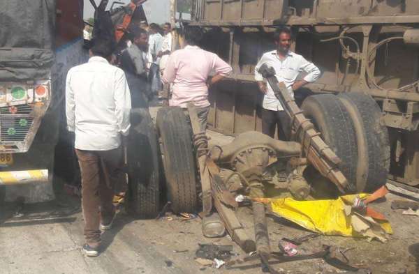 two-injured-in-container-truck-collision