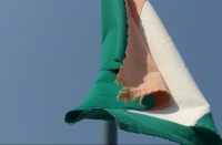 तिरंगे का अपमान : जिला पंचायत में लहरा रहा था फटा राष्ट्रीय ध्वज, कलेक्टर के आदेश के बाद भी नहीं लगा नया झंडा