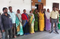 शौचालय की राशि नहीं मिलने से आक्रोशित ग्रामीणों ने किया जिला पंचायत का घेराव