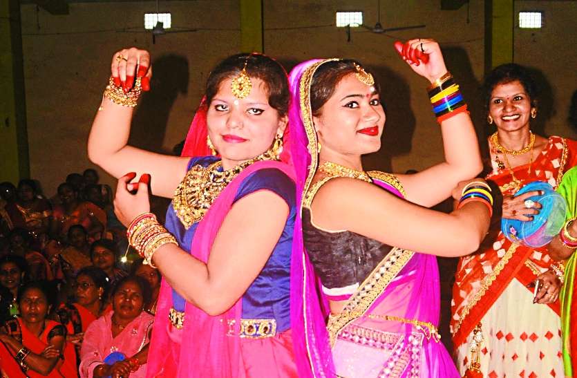 Mother of SaaS with multi, father with son on ramp in bhilwara