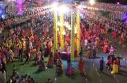 Photo Gallery : गरबा व डांडिया की धूम, फोटो में देखिए युवाओं में कैसा है उत्साह...
