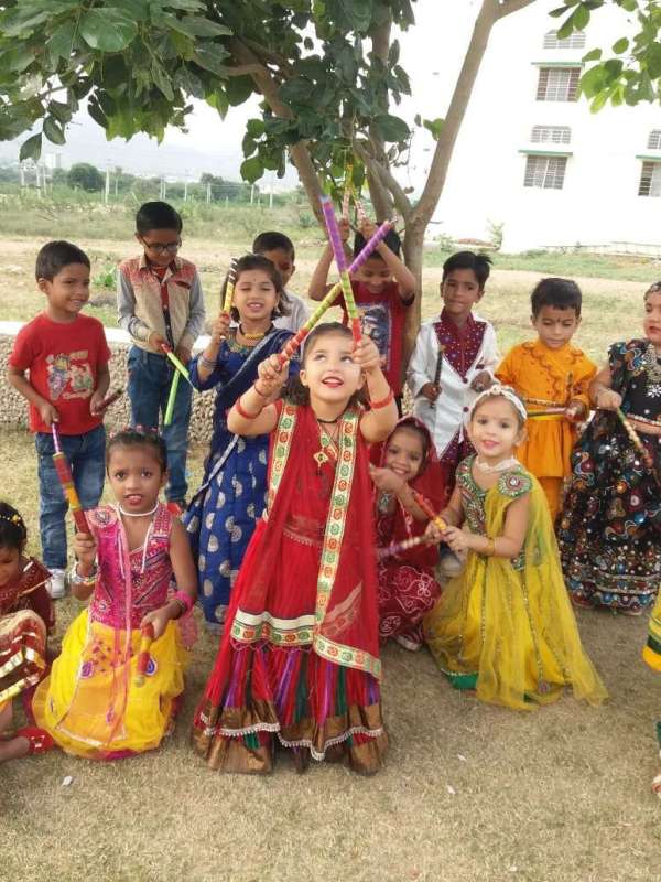 Little ones played Dandiya Raas and Ravan Dahan