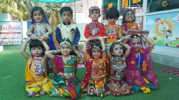 Little ones played Dandiya Raas and Ravan Dahan