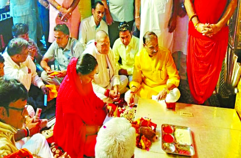 Rajasthan Election : सालासर बालाजी की शरण में सीएम, हेलीकॉप्टर से बालाजी धाम के लगाई परिक्रमा