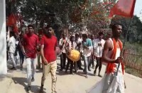 Video Gallery : भजन-कीर्तन कर नाचते-गाते श्रद्धालुओं ने किया भोजली का विसर्जन, लिया मां का आशीर्वाद