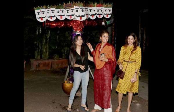 raveena tandon celebrates dussehra with her children latest photos