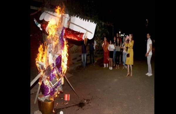 raveena tandon celebrates dussehra with her children latest photos