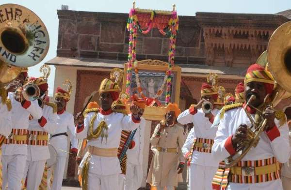 what is this...? It does not even take four minutes and Ravan stacks