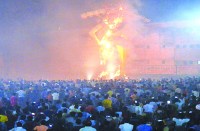 शोभायात्रा नगर भ्रमण करने के बाद वापस रामलीला मैदान पहुंची