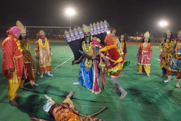 जवाहर नगर स्टेडिय़म में कैसे हुआ रावण वध, देखें इन तस्वीरों में