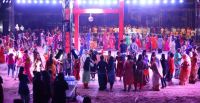 आखिरी रात में गरबा नृत्य देखने उमड़े लोग