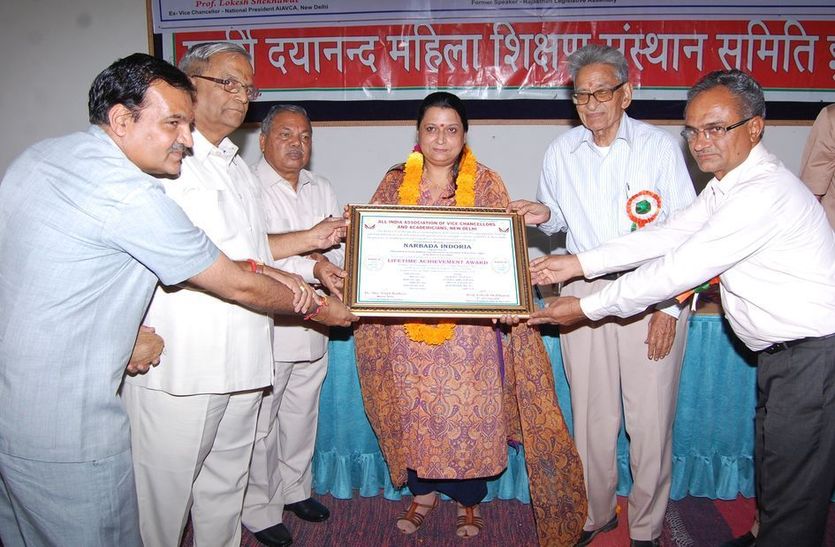 Life Time Achievement Award for Dr. Ghasiram Verma and Nirbada Indorei