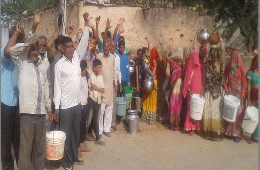 water-supply-problam-in-khatipura-village-khetri-news