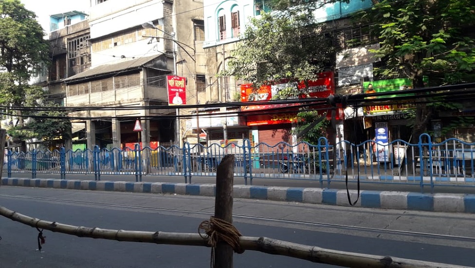 कोलकाता में रविवार को रहा बन्द सा माहौल