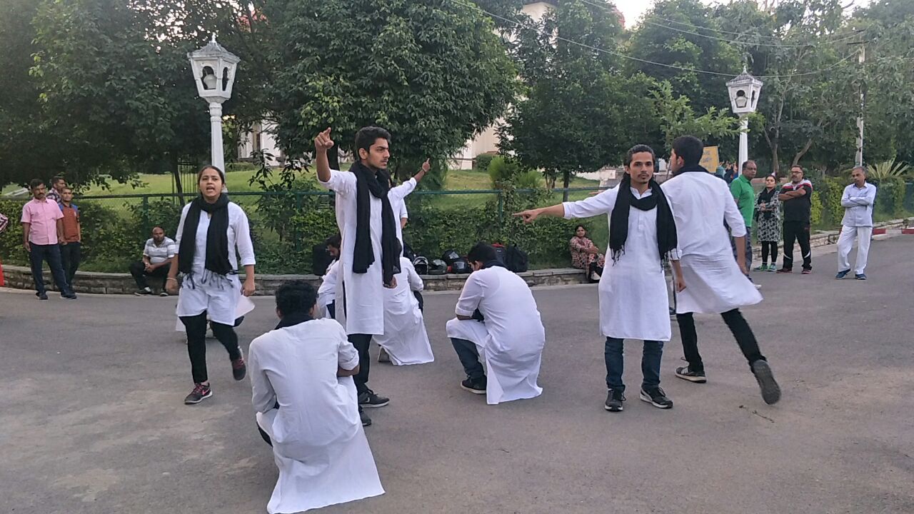 VIDEO : उदयपुर – इस नुक्कड़ नाटक से दिया अवेयरनेस का मैसेज