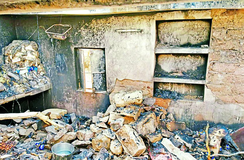Fire in grocery store, Burn stuff brought to Diwali