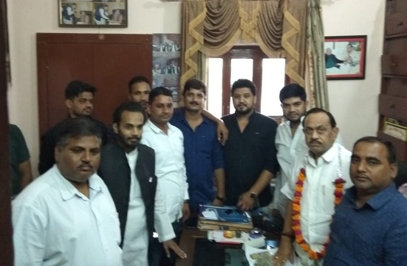 समाजवादी पार्टी को उसी के गढ़ में सेक्युलर मोर्चा ने दिया बड़ा झटका, शिवपाल यादव के साथ हुए दर्जनों प्रधान