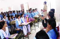 चौपाल लगाकर छात्र-छात्राओं को दी गई मतदान की जानकारी, गुड टच और बैड टच के बारे में भी बताया