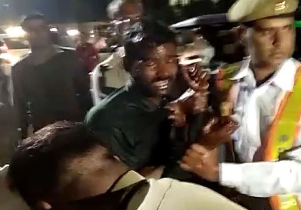 Barabanki Man trying to burn himself in front of UP Vidhan Sabha