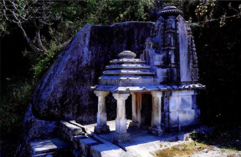 know about weird hathiya deval shiva mandir