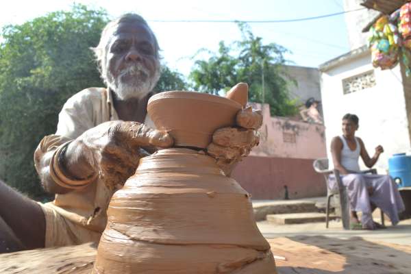 pics of diwali Preparation