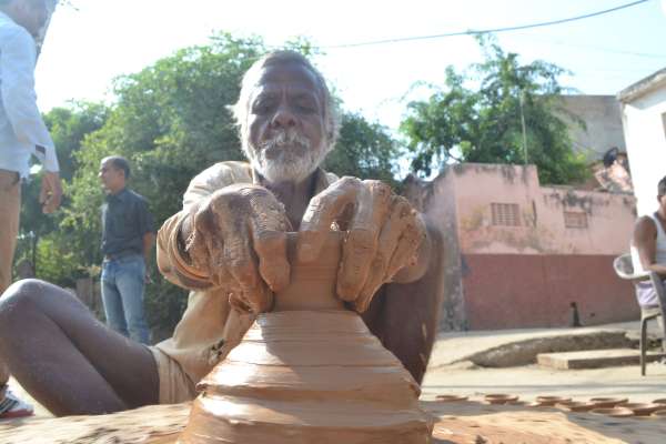 pics of diwali Preparation