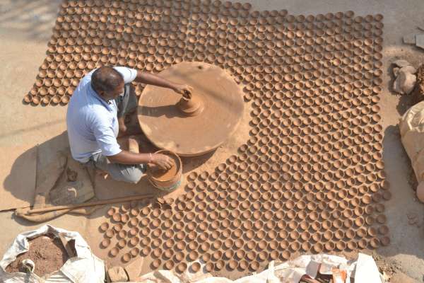 pics of diwali Preparation