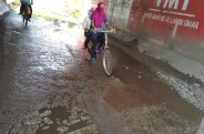 जान जोखिम में रख करते हैं आवागमन