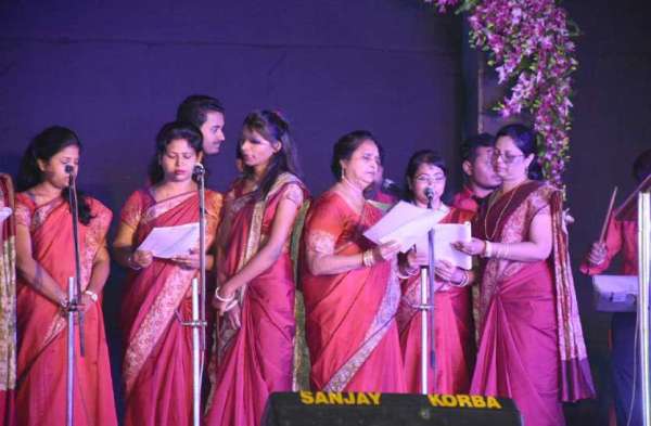 अध्यात्म उत्सव में थिरके कदम गूंजा कोरल 
