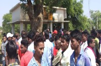 तेज रफ्तार ट्रेलर ने महिला को रौंदा, आक्रोशित भीड़ ने मुआवजे को लेकर दो घंटे तक सड़क किया जाम