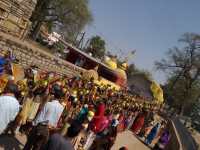 कीर्तन मण्डली के साथ भगत चौक से देवी दाई मंदिर तक निकाली गई कलश यात्रा