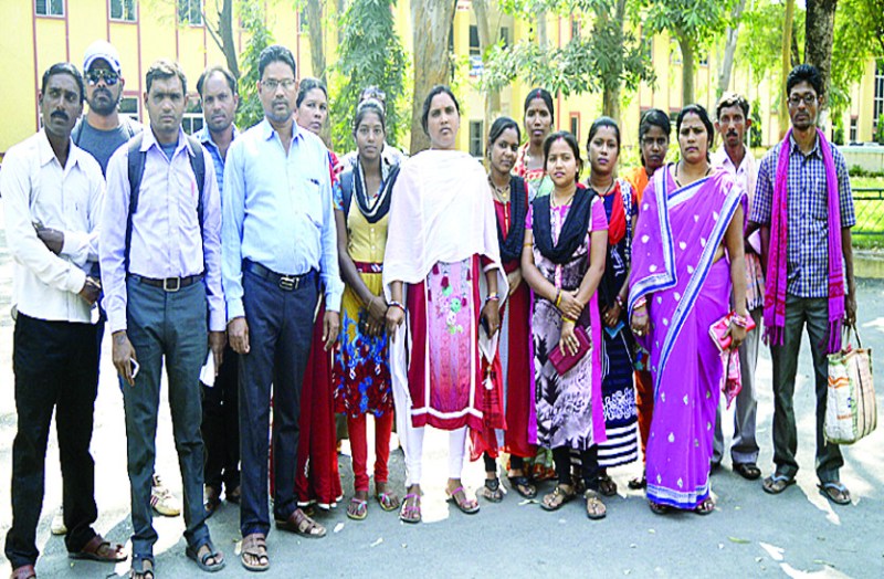 श्रम विभाग कर रहा है आचार संहिता का उल्लंघन, अधिकारियों ने इतने श्रमिकों का कर दिया पंजीयन