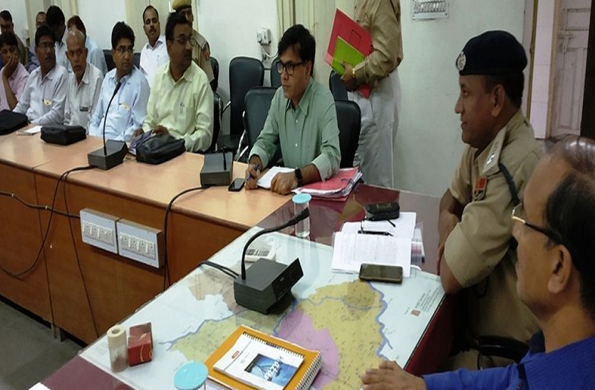 जिला निर्वाचन अधिकारी पीसी पवन।