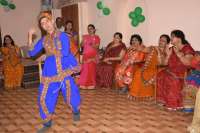 दिव्यांगों ने गरबा की प्रस्तुति देकर जीता शहरवासियों का दिल, देखें इन तस्वीरों में