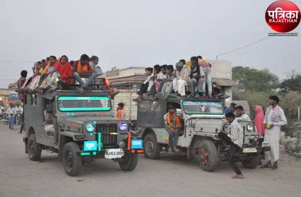 Dangerous journey in the absence of buses
