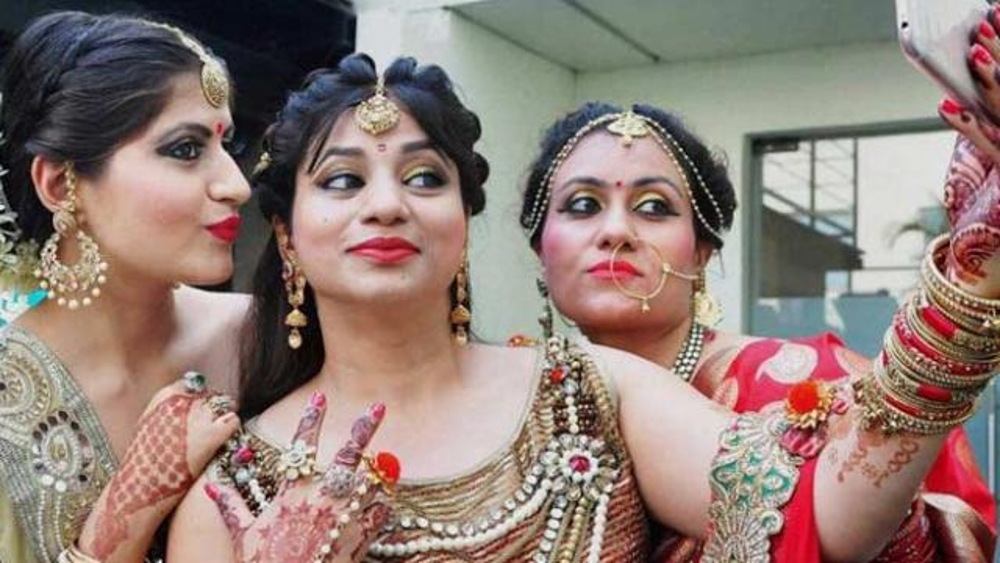City women will celebrate Karwa Chauth in Royal Look