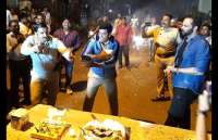 simmba movie team siddharth jadhav birthday celebration