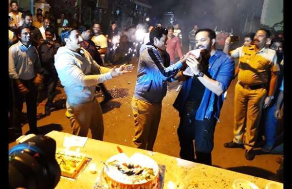 simmba movie team siddharth jadhav birthday celebration
